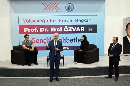 AKÜ’de “Prof. Dr. Erol Özvar ile Gençlik Sohbetleri”