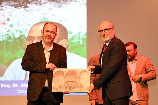 (AKÜFEST’25) kapsamında “Gazze ve Filistin Hakkında Konuşalım” Konferansı Düzenlendi