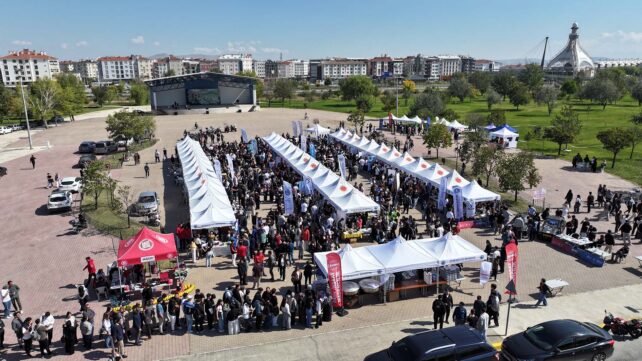 AKÜ Öğrenci Kulüp ve Toplulukları Tanışma Etkinliği Düzenlendi